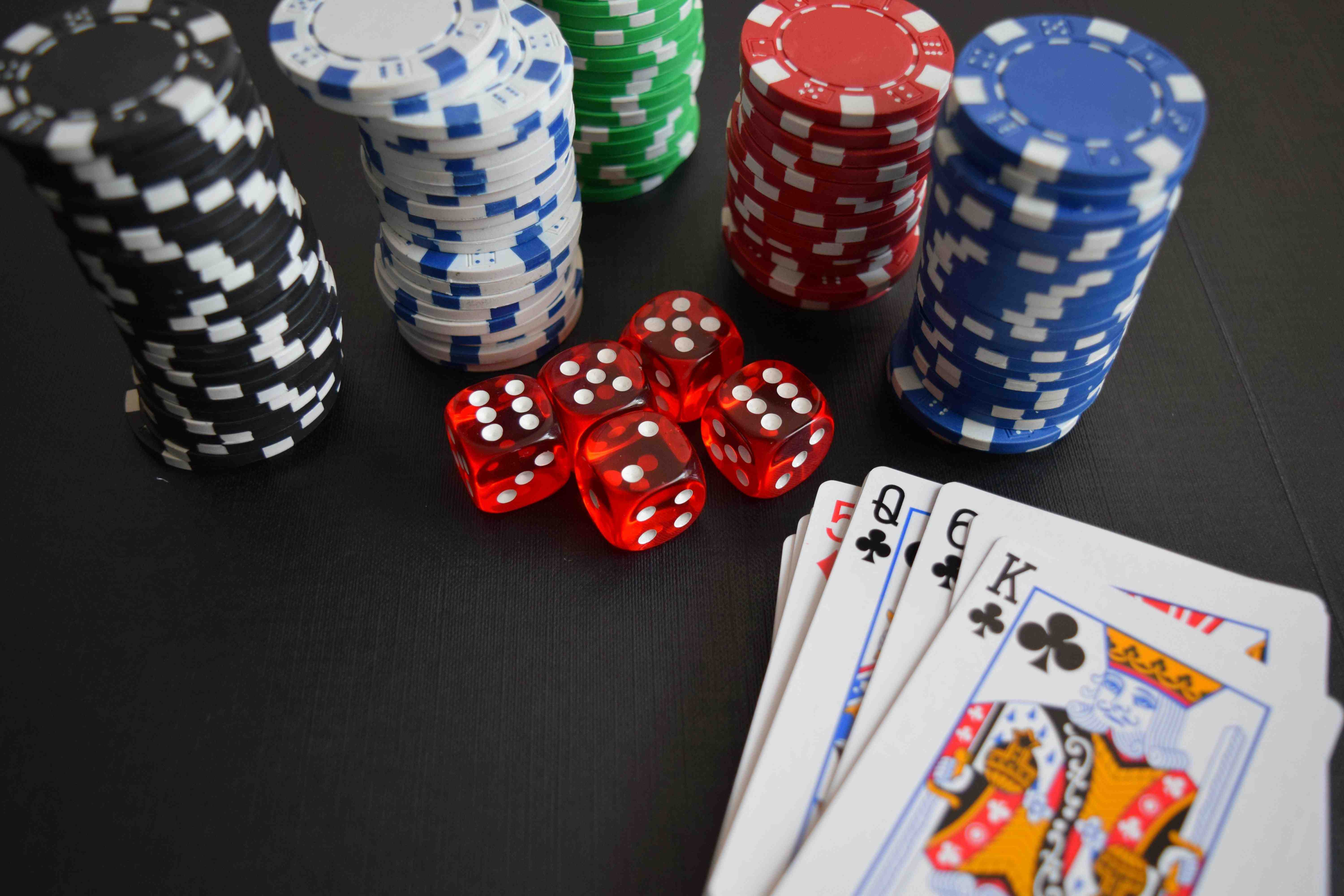 Người dùng Việt Nam xem và nhận khuyến mãi cá cược trên 555win com